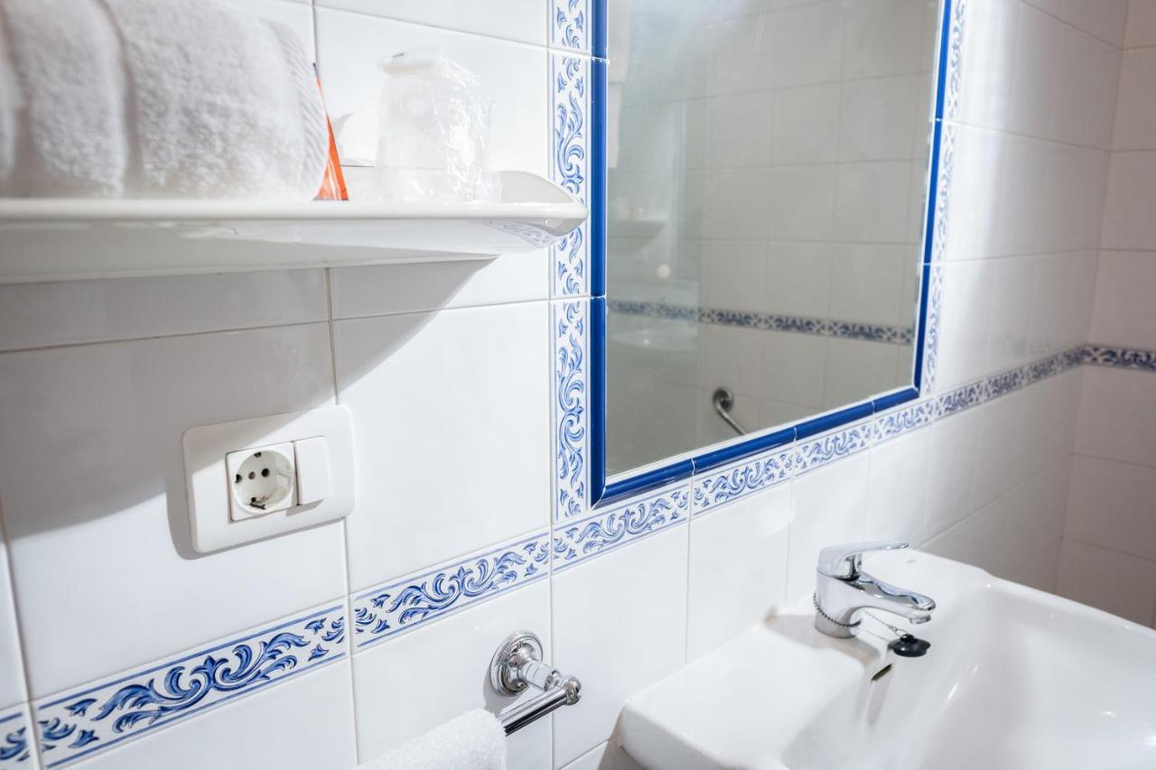 Balneario Hotel Davila 칼다스 데 레이스 외부 사진